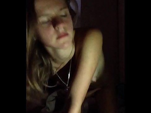 ❤️ Mergina masturbuojasi ir cums Super seksas prie mūsų